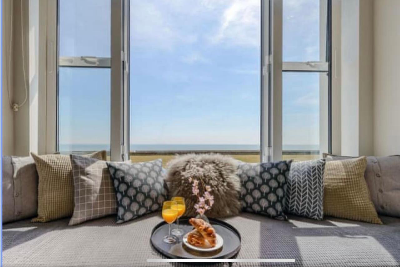 Beachfront Compact Coastal Crib, Direct Sea Views & Air Conditioning Littlestone-on-Sea ภายนอก รูปภาพ