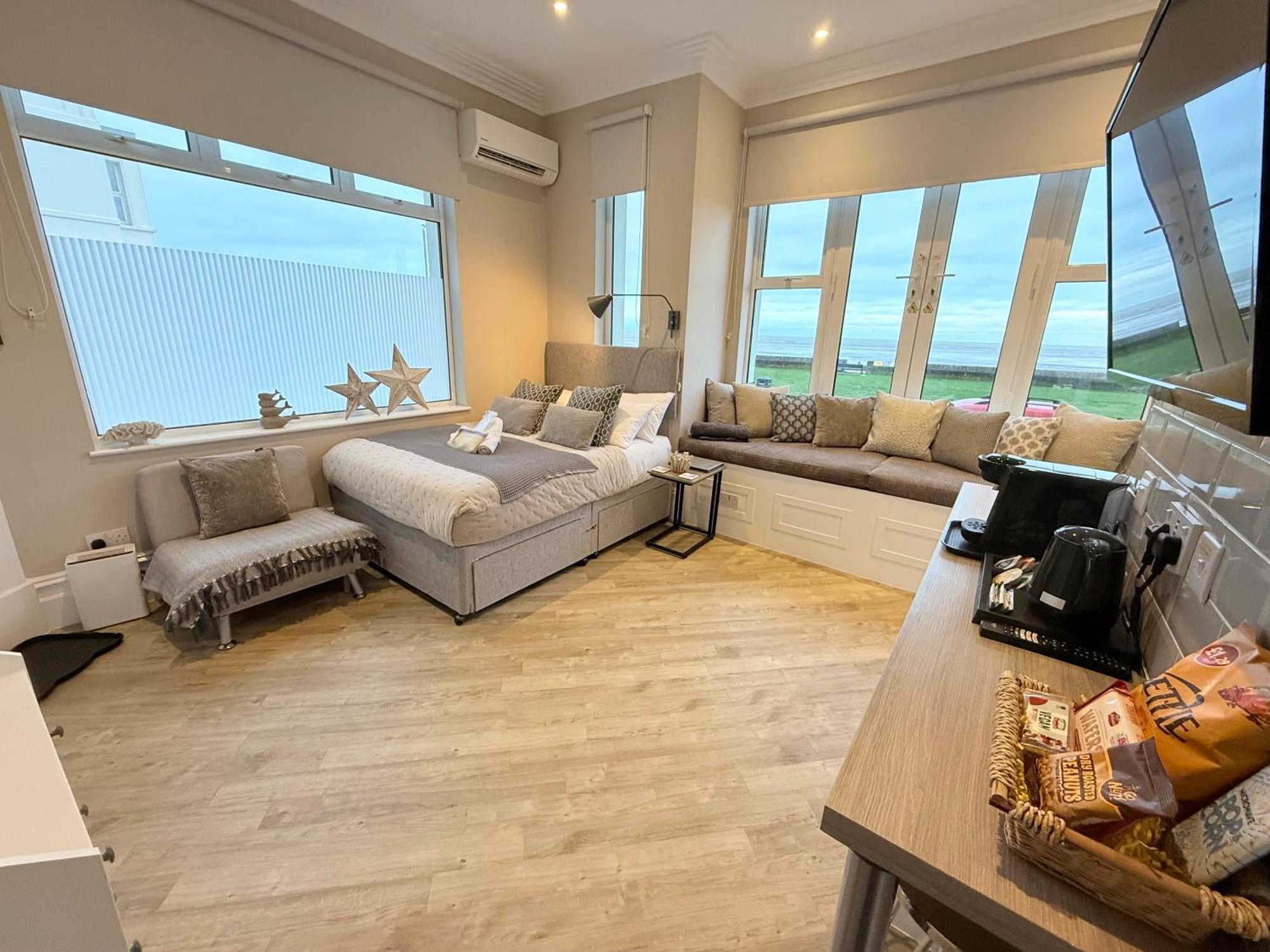 Beachfront Compact Coastal Crib, Direct Sea Views & Air Conditioning Littlestone-on-Sea ภายนอก รูปภาพ